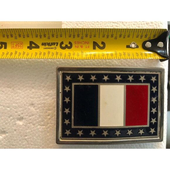 Men's Vintage White and Red American Flag Classic Style Belt Buckle - Picture 2 of 3